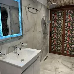 The White Troy Hotel