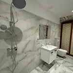 The White Troy Hotel