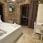 The White Troy 酒店 Sarandë
