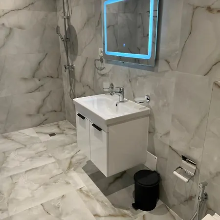 The White Troy 3*