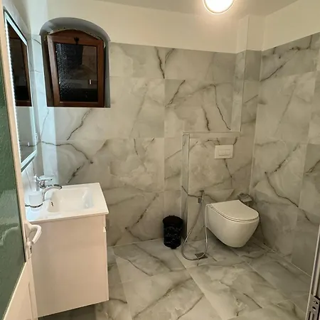 Hotel The White Troy Sarandë