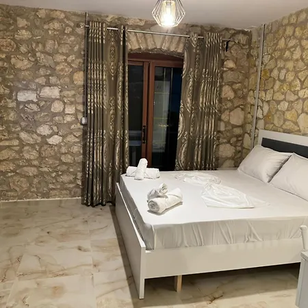 Otel The White Troy Saranda