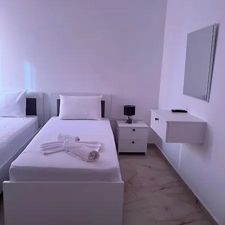 The White Troy Sarandë