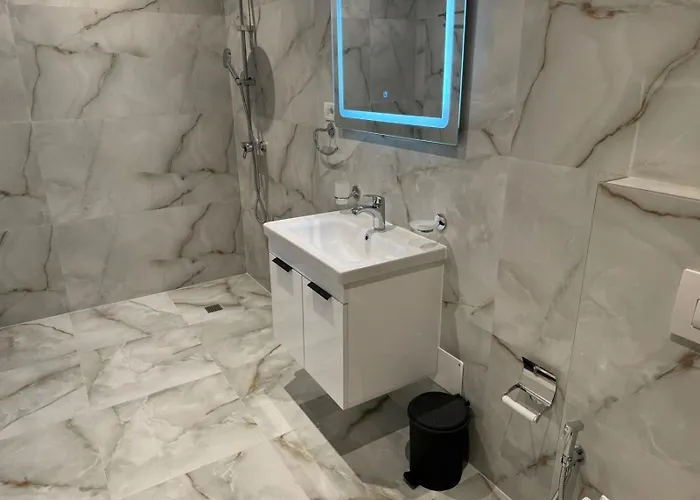 The White Troy 3*