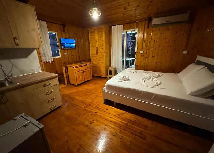 The White Troy 酒店