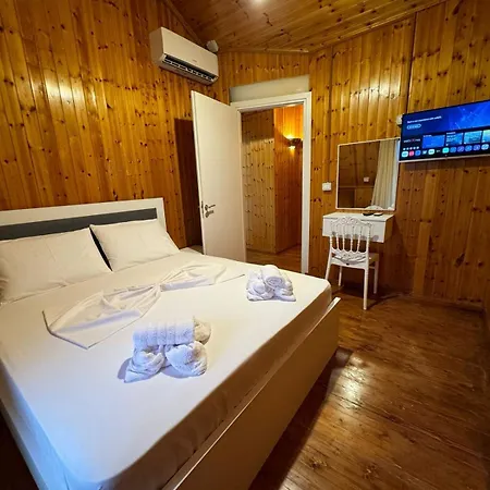 The White Troy Hotel Sarandë