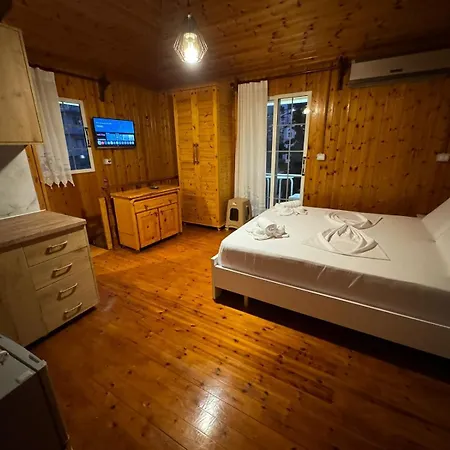 The White Troy 3* Sarandë