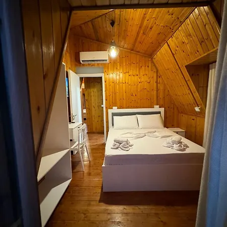 The White Troy Hotel 3*