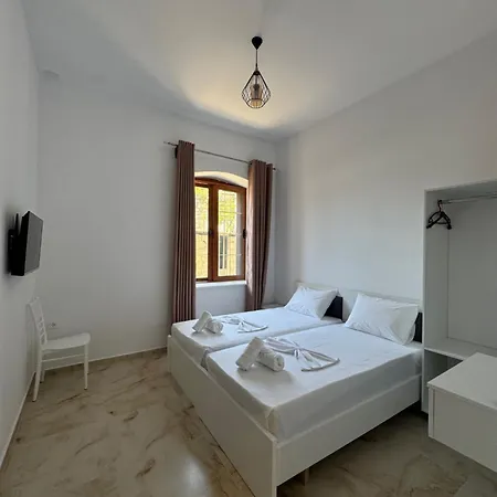 The White Troy 3* Sarandë