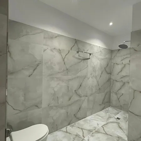 The White Troy 3* Sarandë