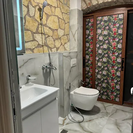 Hotel The White Troy Sarandë