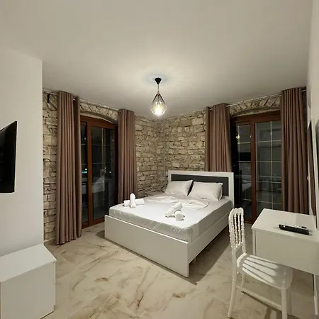 Hotel The White Troy 3*