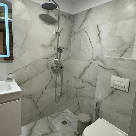 The White Troy 3*