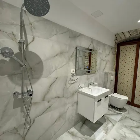 The White Troy Ξενοδοχείο