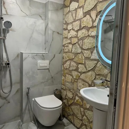 The White Troy 3* Saranda