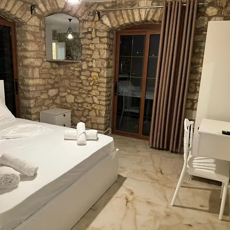 The White Troy Hotel Saranda