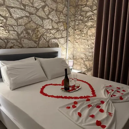 The White Troy Ξενοδοχείο 3*