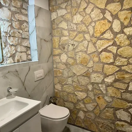 Hotel The White Troy Saranda