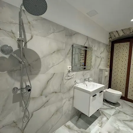 Hotel The White Troy 3*