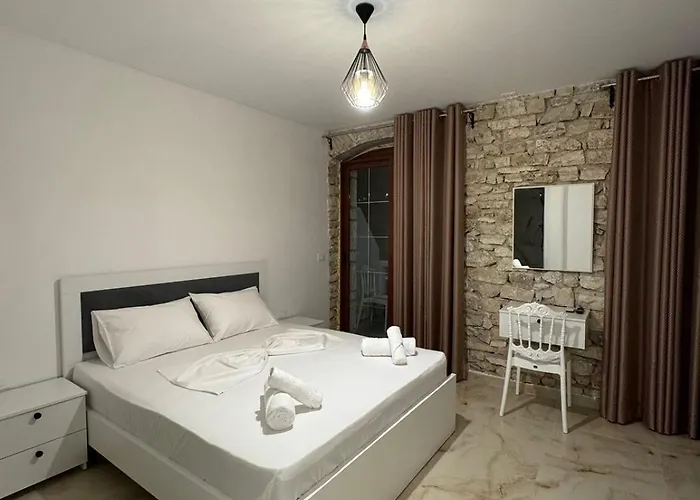 Hotell The White Troy Sarandë