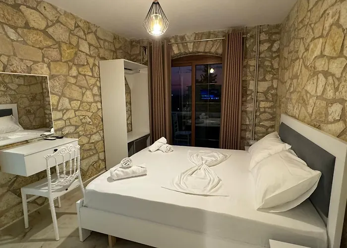 The White Troy Hotel 3*