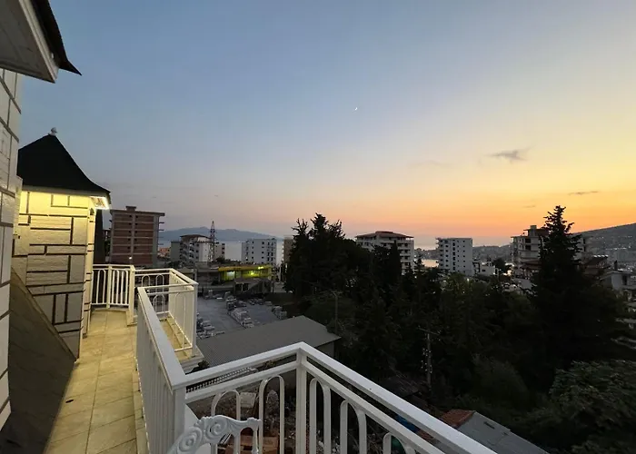 The White Troy Hotel 3*