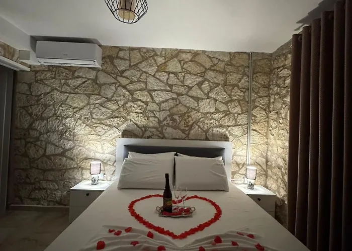 The White Troy 3* Sarandë