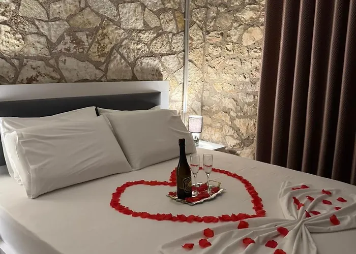 The White Troy Hotel 3*