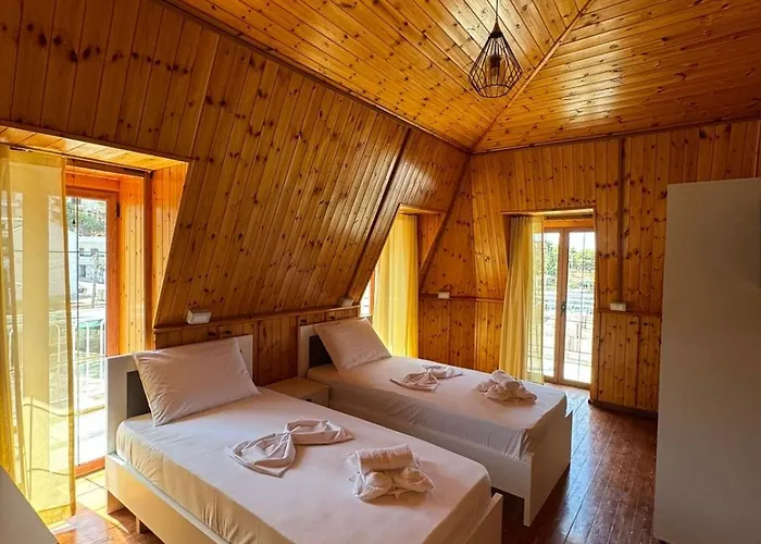 The White Troy Hotel 3*