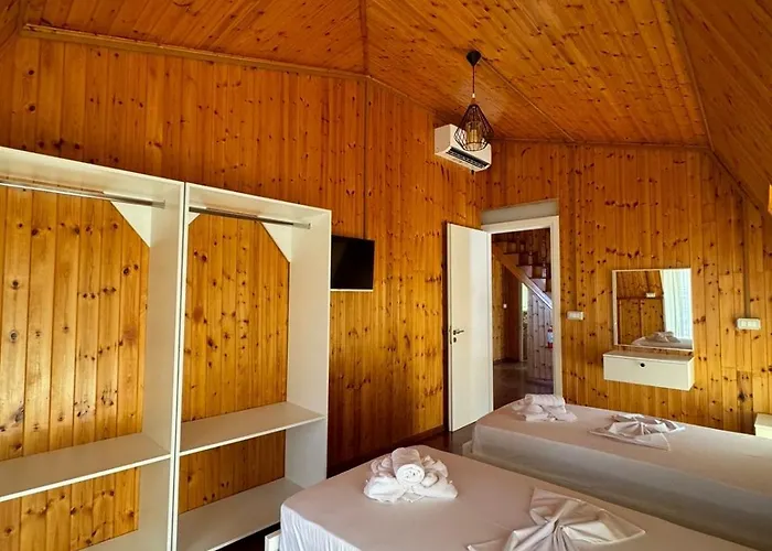 The White Troy Hotel 3*